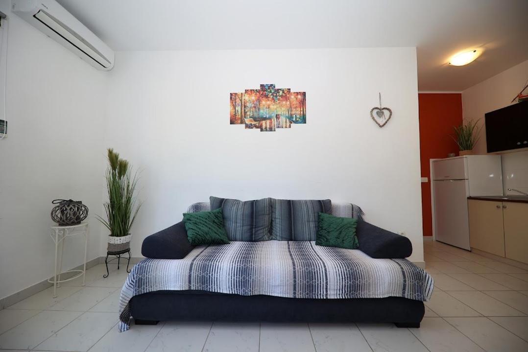 Apartments Kate Муртер Екстериор снимка