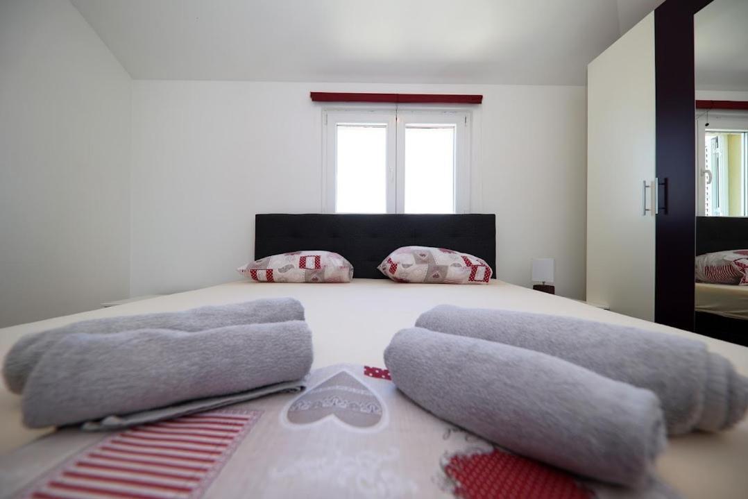 Apartments Kate Муртер Екстериор снимка